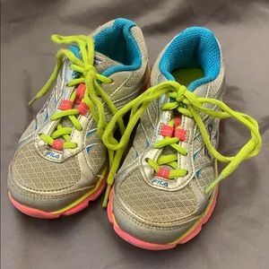 Fila little girls tennis shoes